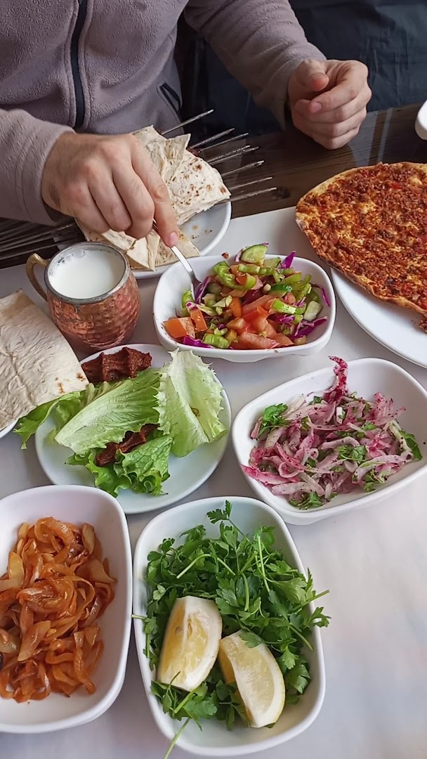 Ciğerci Eyüp Usta: appetizing photo of restaurant food