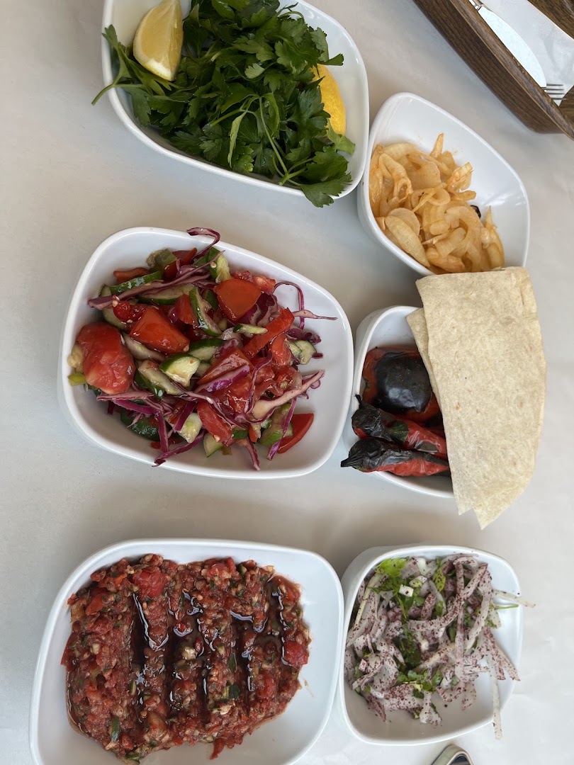 Ciğerci Eyüp Usta: appetizing photo of restaurant food