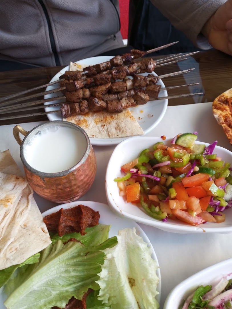 Ciğerci Eyüp Usta: appetizing photo of restaurant food