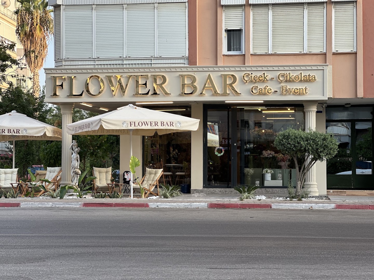 Flower Bar Antalya: clear storefront photo of venue