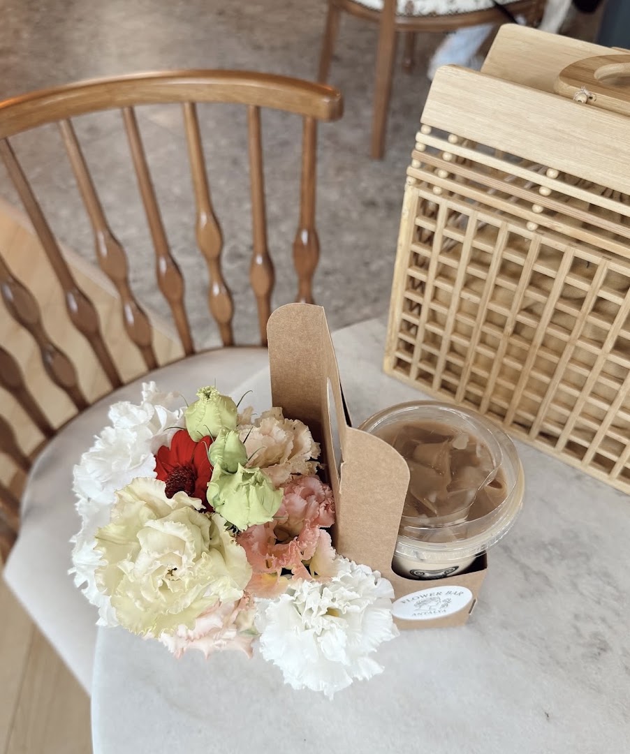 Flower Bar Antalya: aesthetically pleasing product display