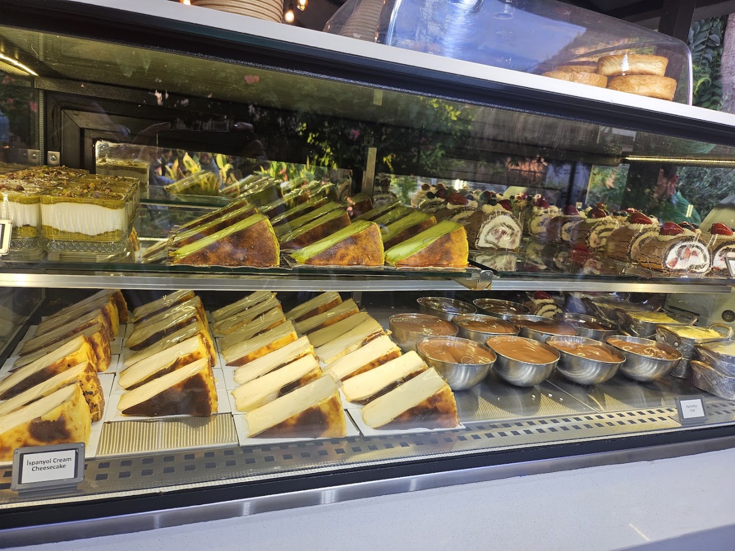 Luna Garden: appetizing display of breakfast items
