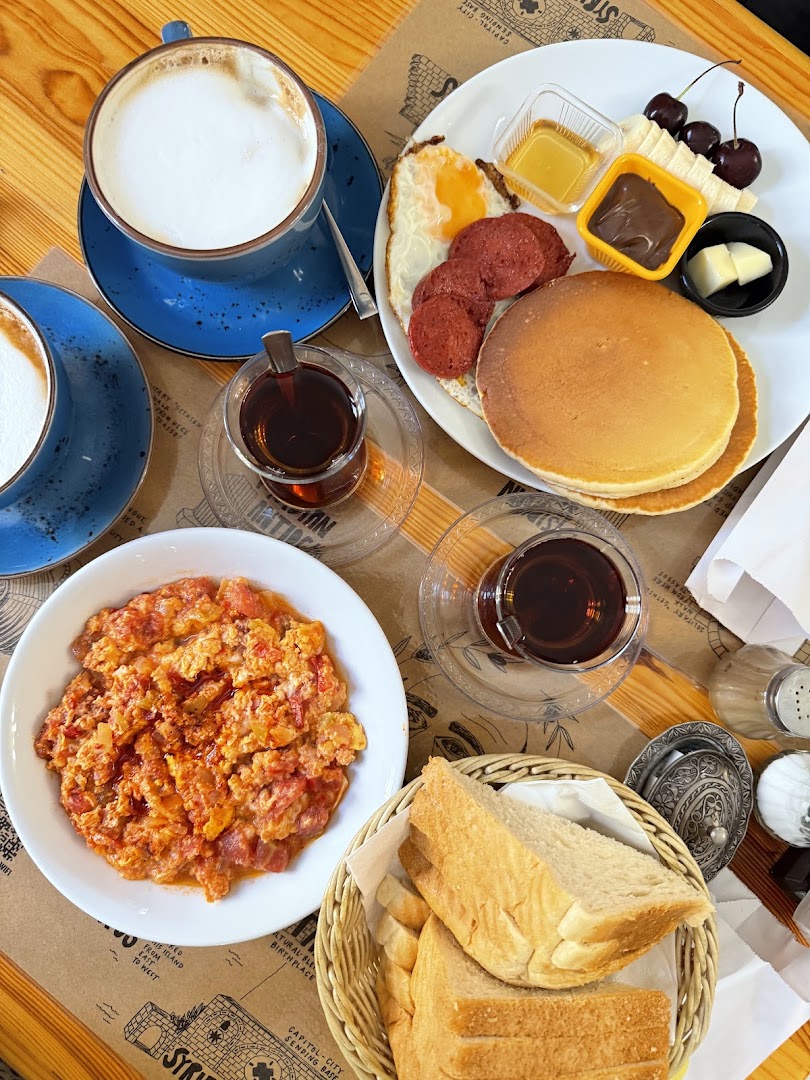 Paul's Place: appetizing photo of breakfast spread