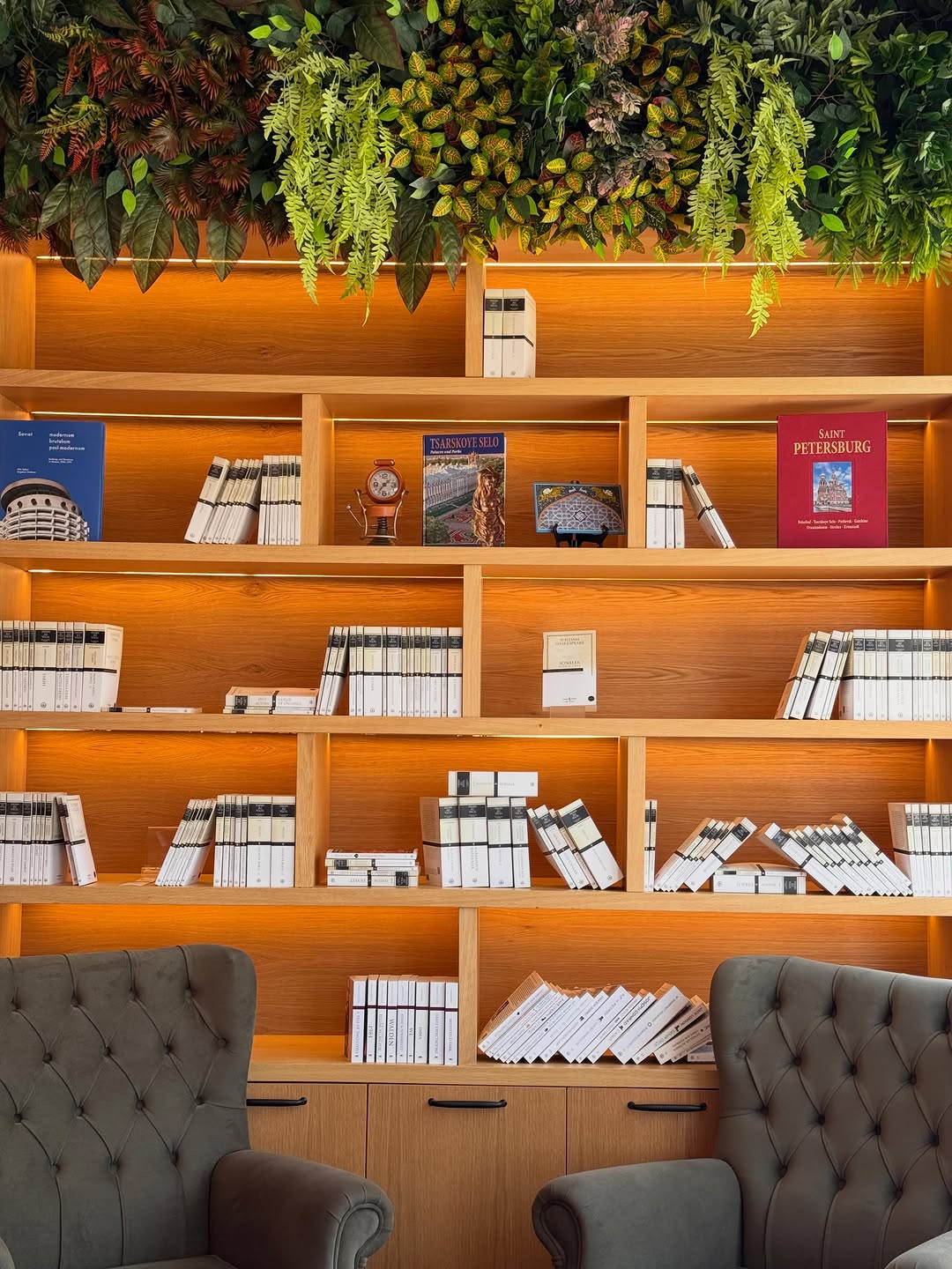 Smood Lifestyle & Coffee Co.: attractive and professional interior shot
