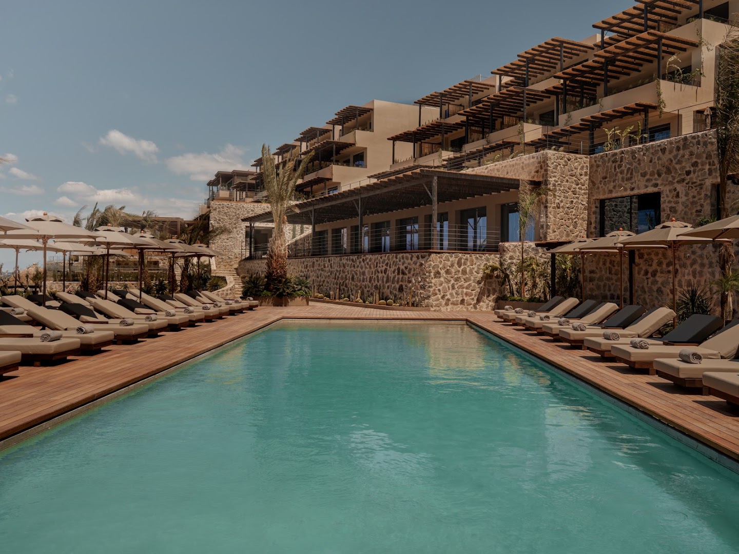 OKU Bodrum: high quality hotel pool shot