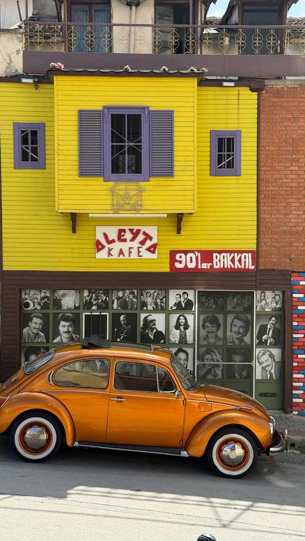 Aleyta Kafe: attractive exterior shot of venue