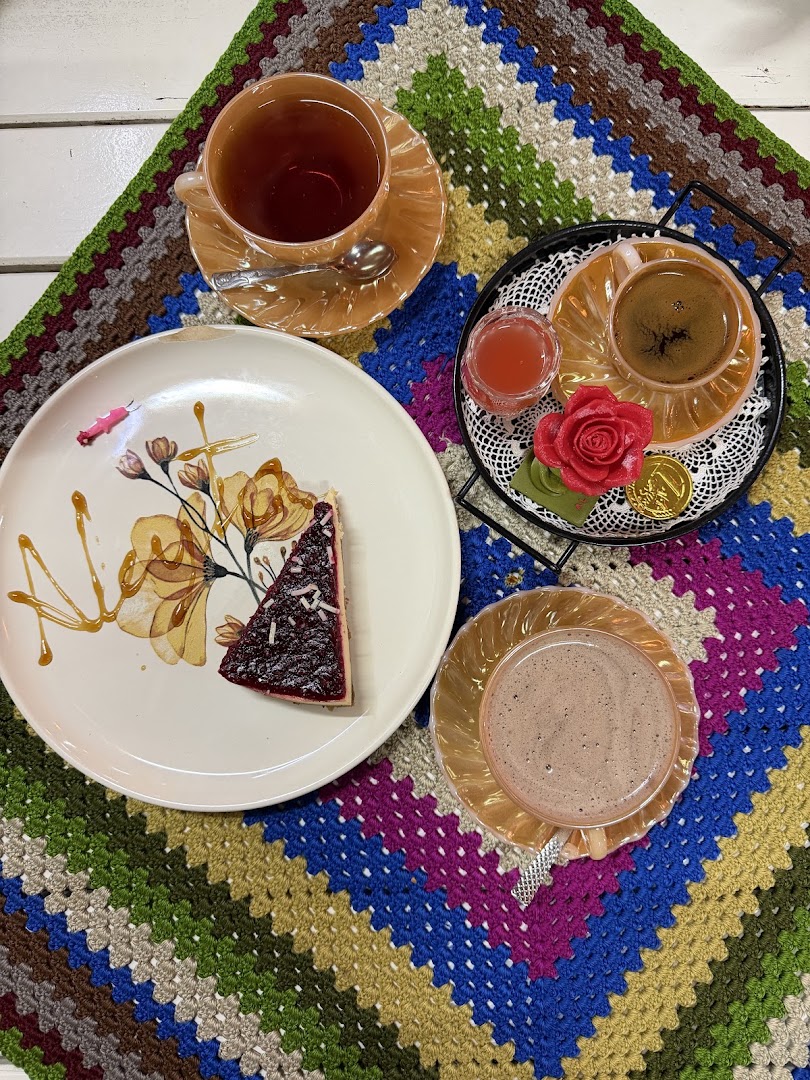 Aleyta Kafe: appealing food and drink presentation