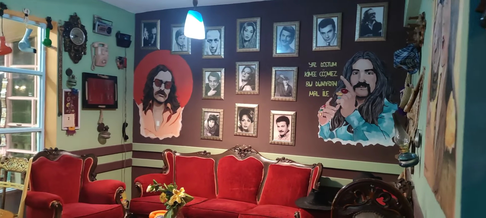 Aleyta Kafe: unique interior atmosphere