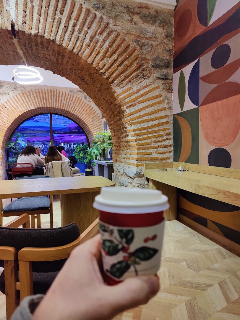 Capra Coffee Shop: inviting atmosphere and coffee focus