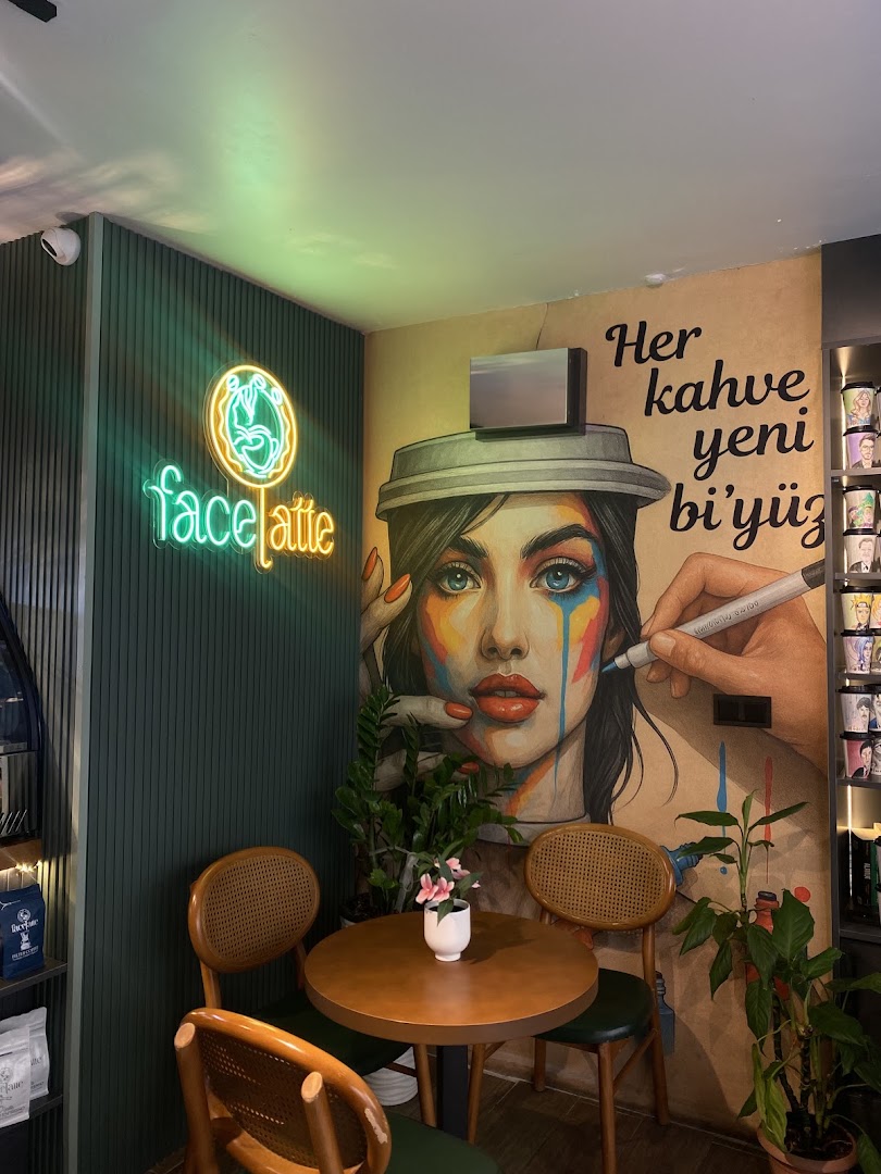 Facelatte: attractive interior and branding