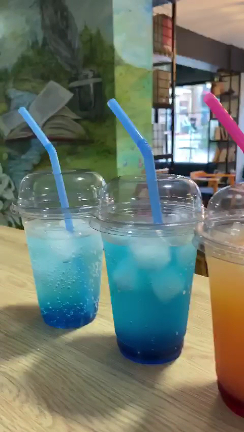 Lanlako Kitap ve Kahve: appetizing photo of venue drinks