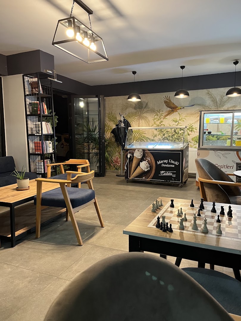 Lanlako Kitap ve Kahve: clear, inviting interior atmosphere