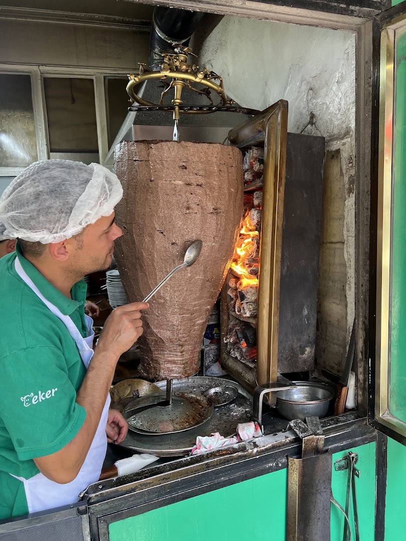 Uludağ Kebapçısı: authentic food preparation process shown