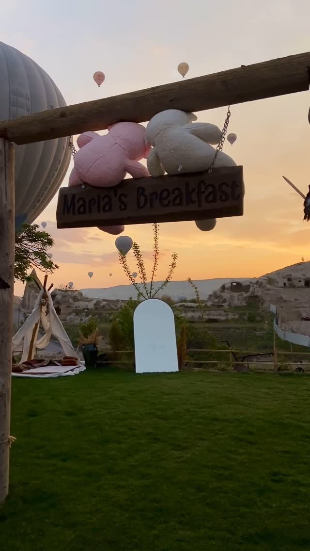 Maria's Breakfast: beautiful atmosphere and venue branding