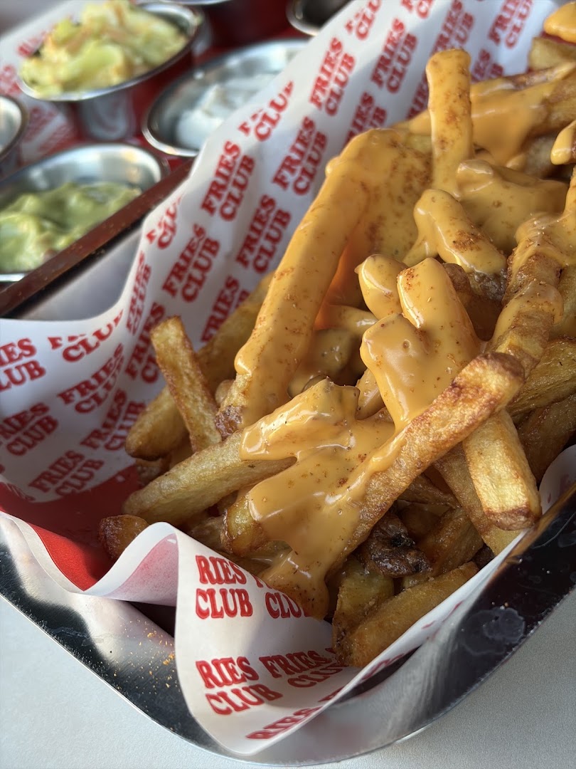 Fries Club: appetizing photo of venue food