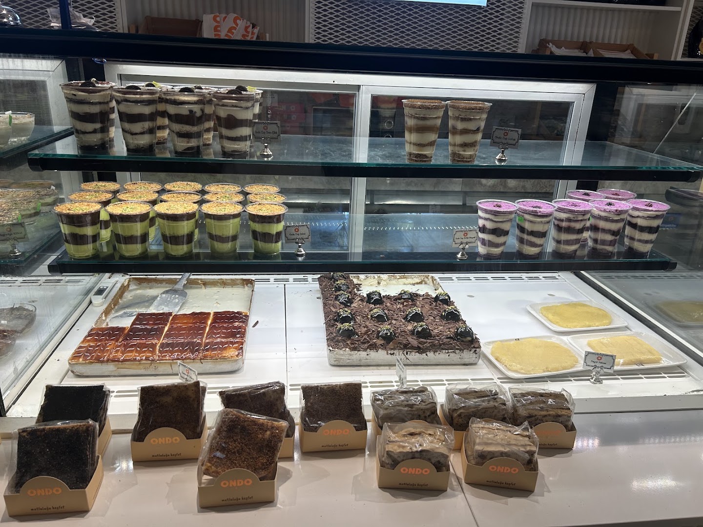ONDO Karaağaç: clear display of food products