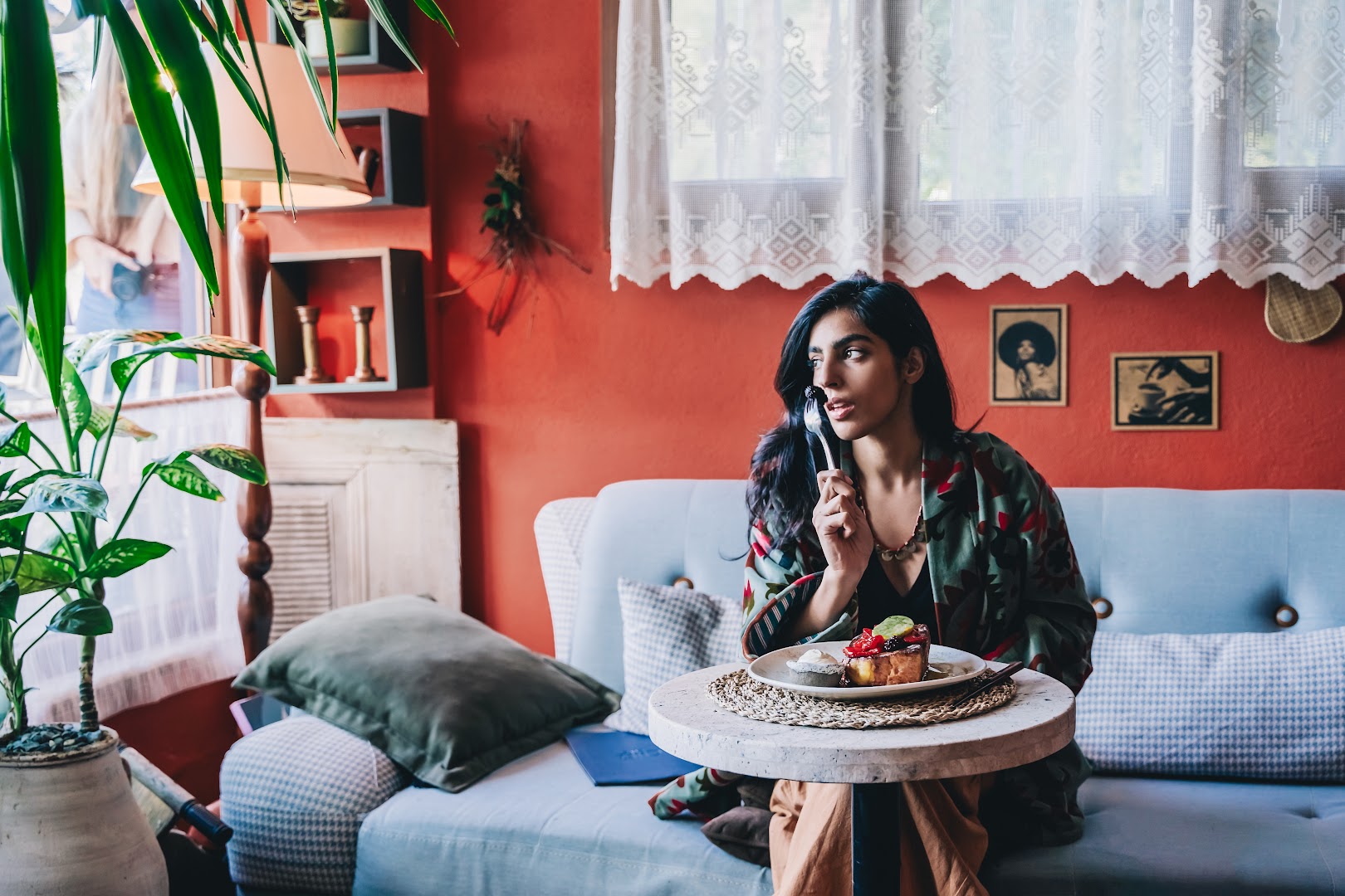 Chez La Vie: professional, inviting atmosphere and food