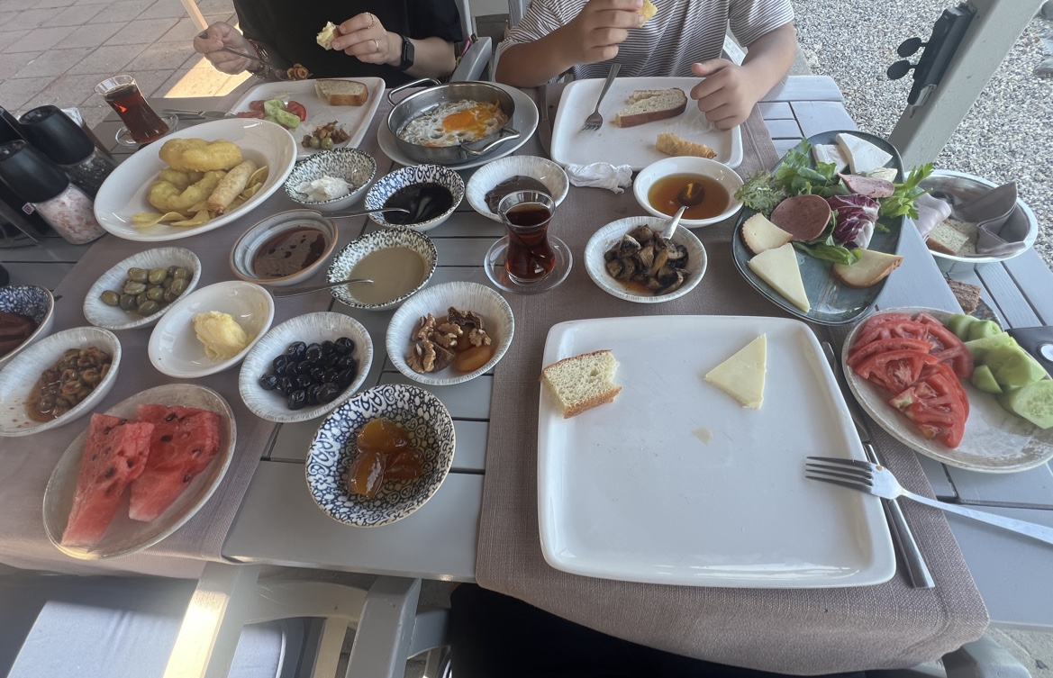 Denizatı Restaurant: appetizing breakfast spread shown clearly