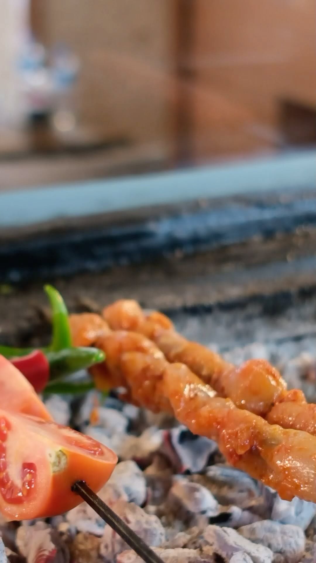 Köz Ocakbaşı: appetizing close-up of grilled food