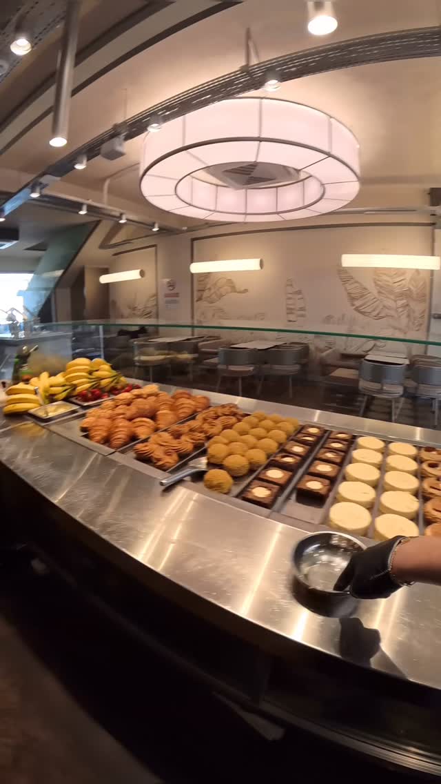 Factory Karaköy Gaziantep: clear display of fresh products