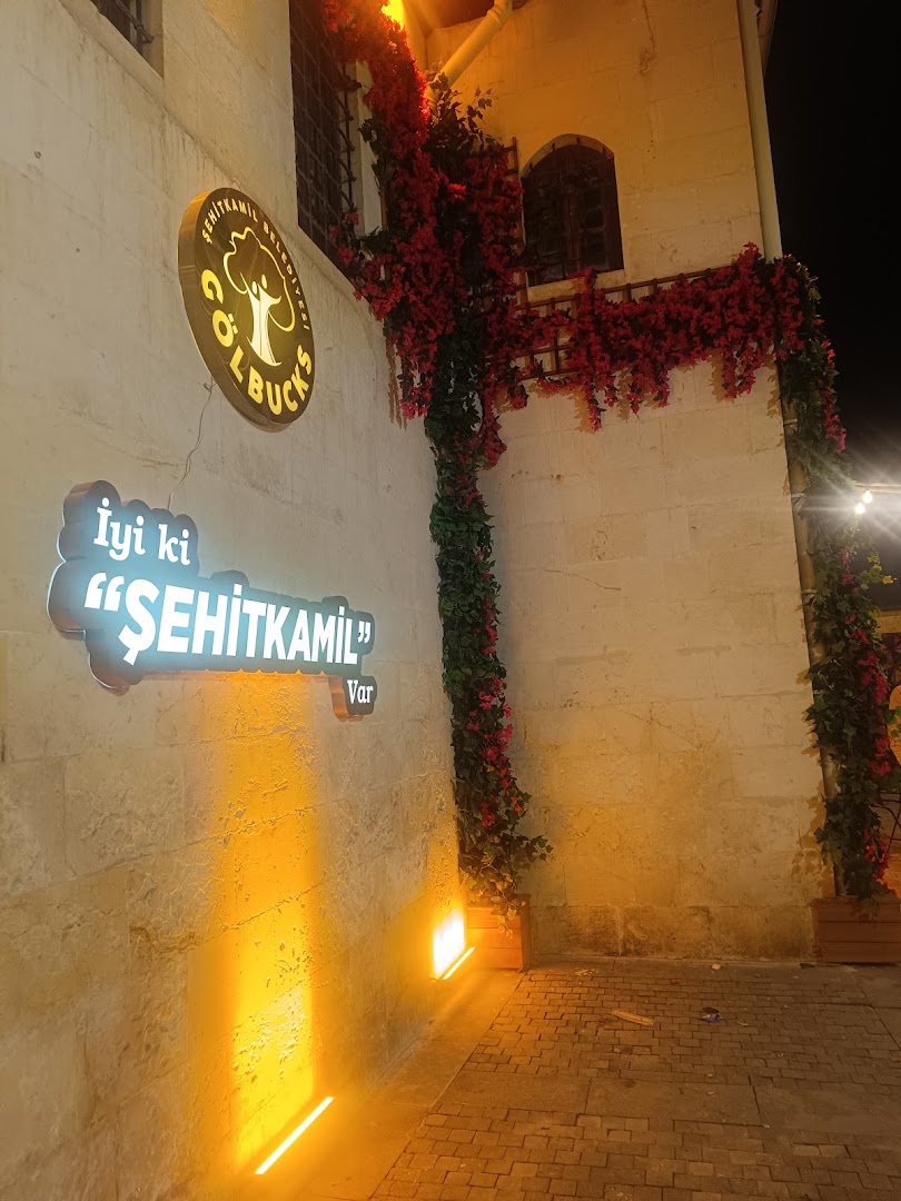 Gölbucks Konak: attractive exterior with venue branding
