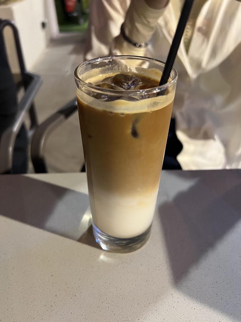 Vondel Coffee: appetizing photo of iced coffee
