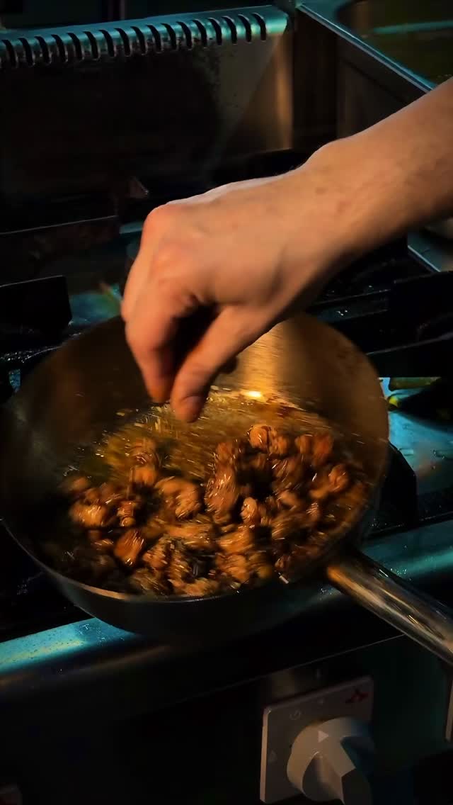 Dafni Ateşbaşı: high quality cooking action shot