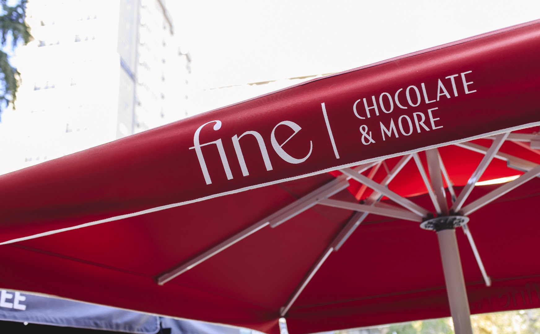 Fine Chocolate & More: clear branding on venue exterior