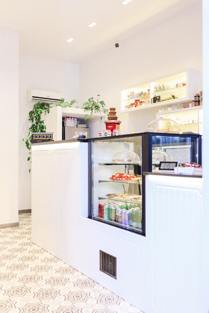 Fine Chocolate & More: clean, professional interior shot