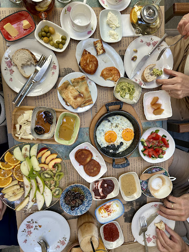 Privato: appetizing and high-quality breakfast spread