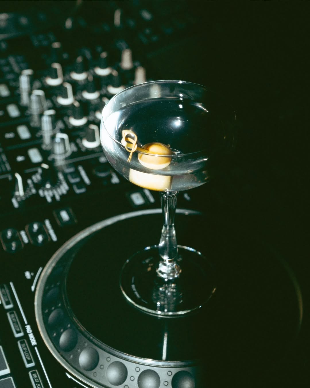 Sobar: stylish, high-quality cocktail photography