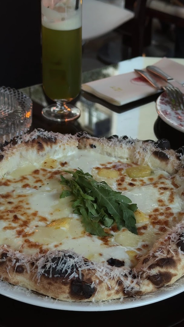 Delice Alsancak: appetizing photo of served food