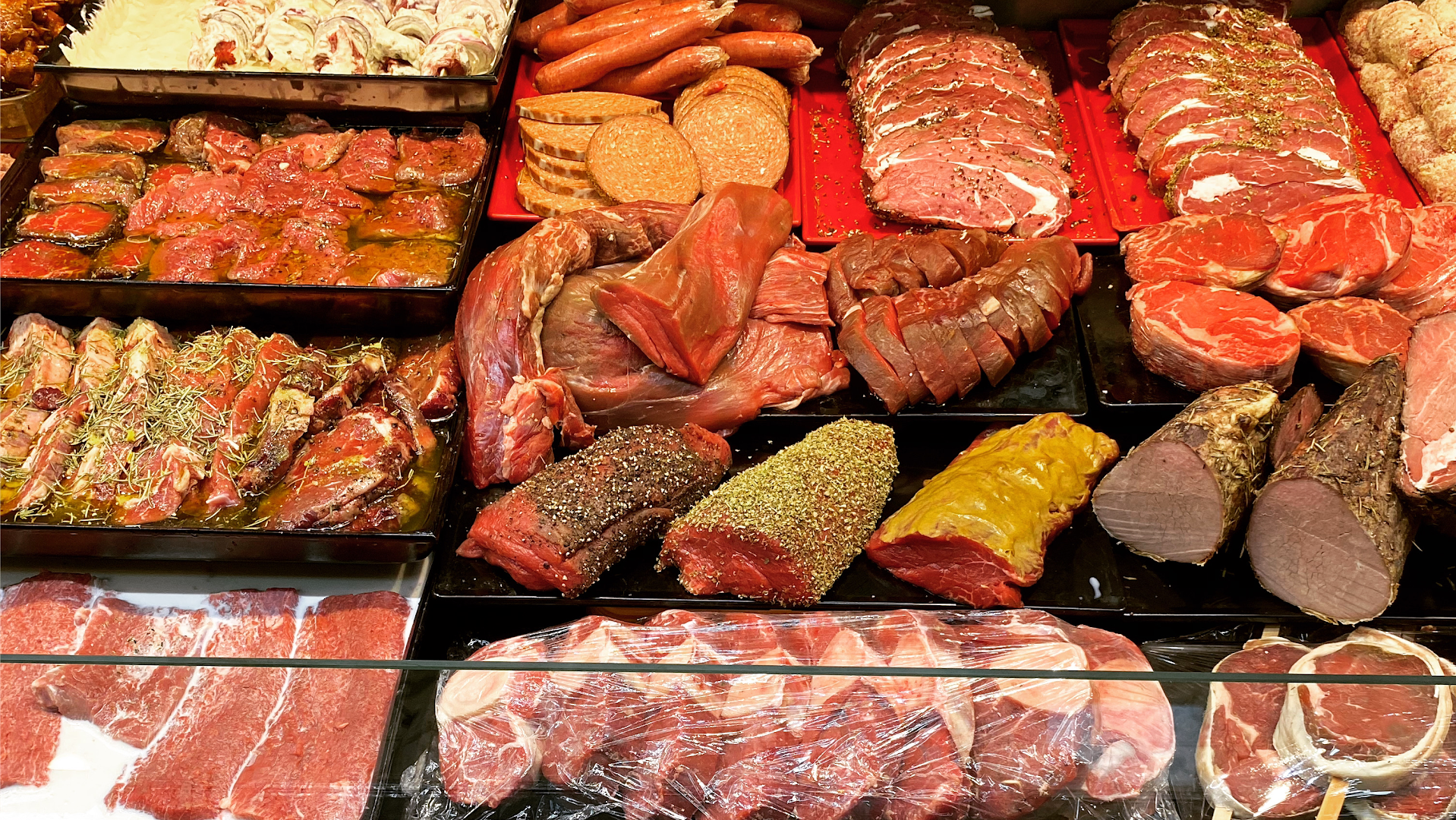 Kasap Fuat: high quality display of products