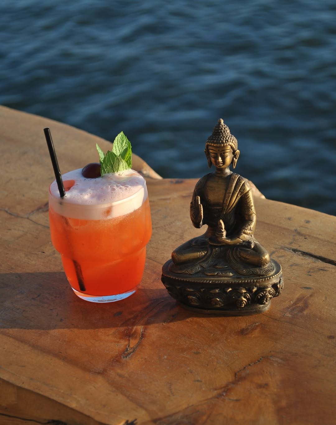 Milyando Urla: high quality, professional cocktail photo