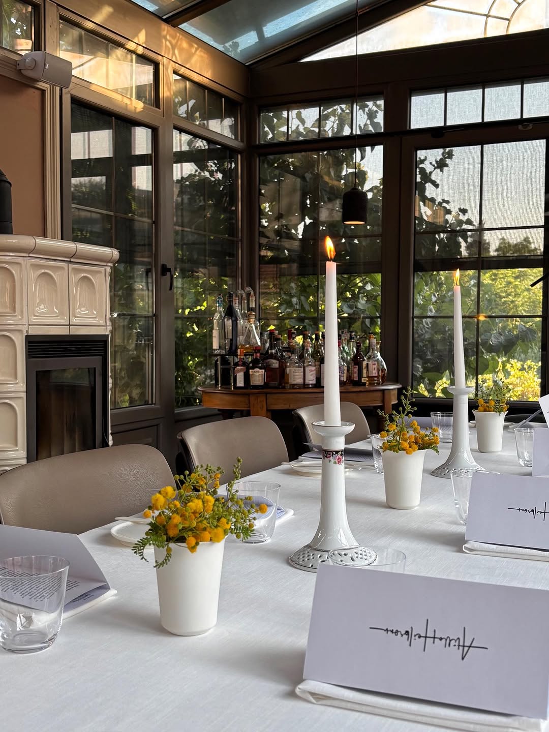 Narimor: beautiful, professional restaurant interior shot