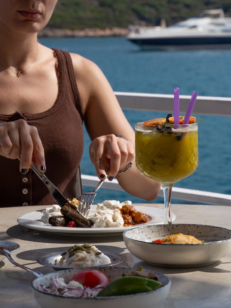 Turshu Kaş: appealing food and seaside atmosphere