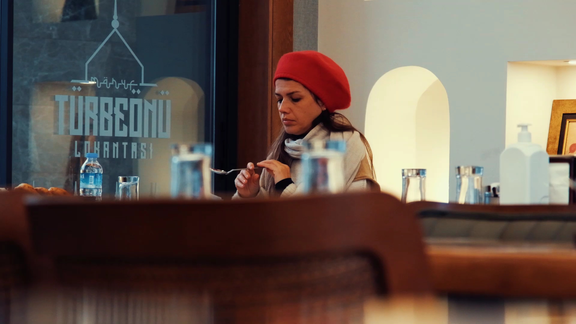 Maruf Türbeönü Lokantası: restaurant atmosphere and branding