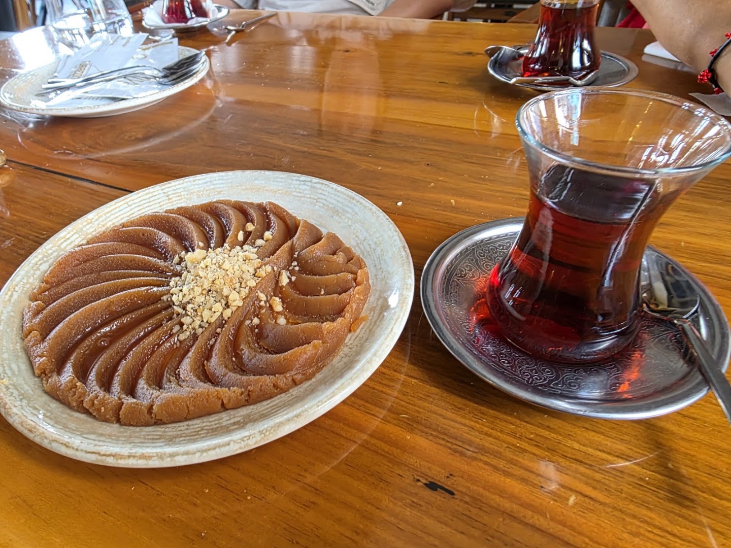 Maruf Türbeönü Lokantası: appetizing food and tea photo