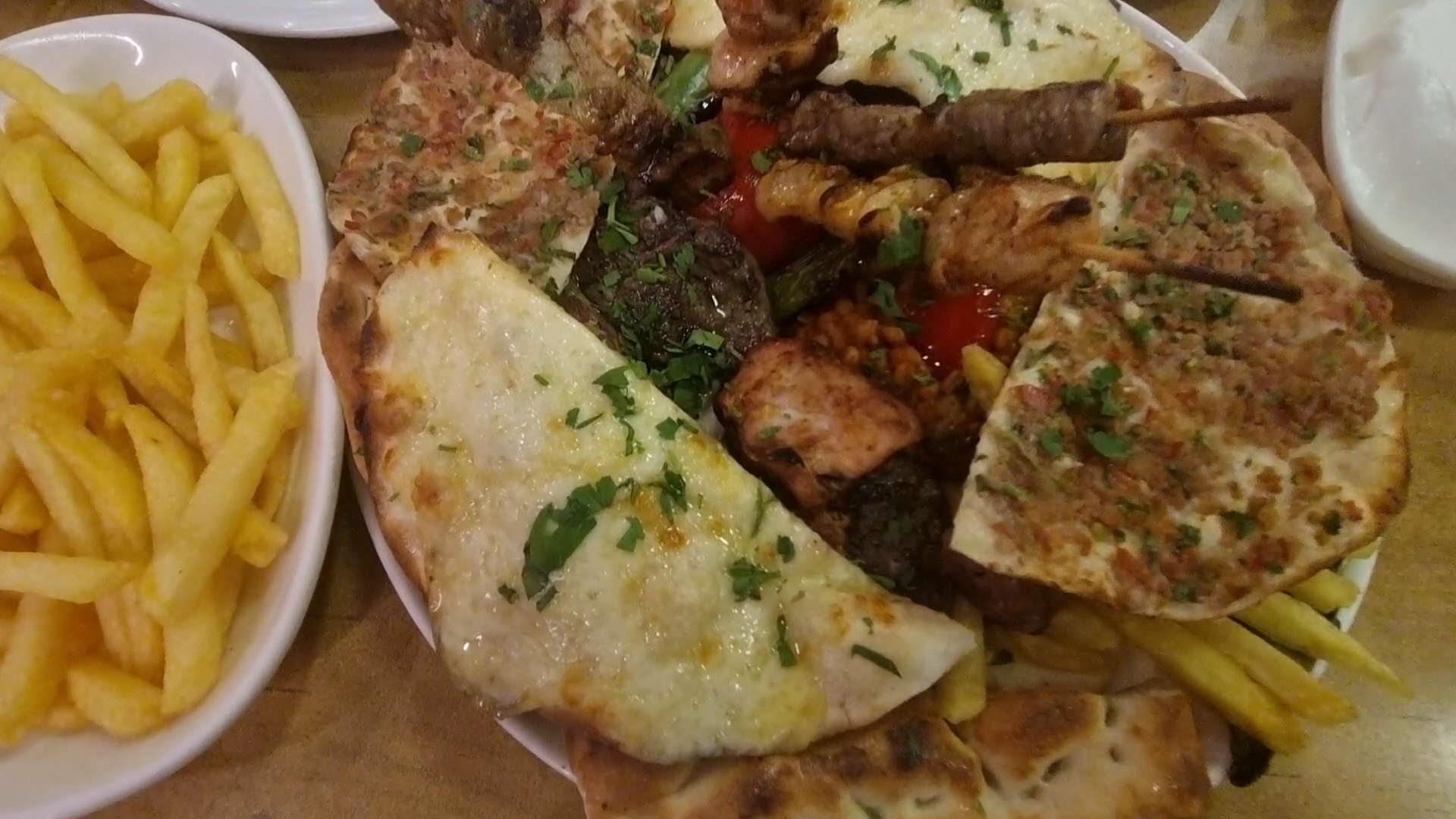 EgeVera: appetizing photo of restaurant food