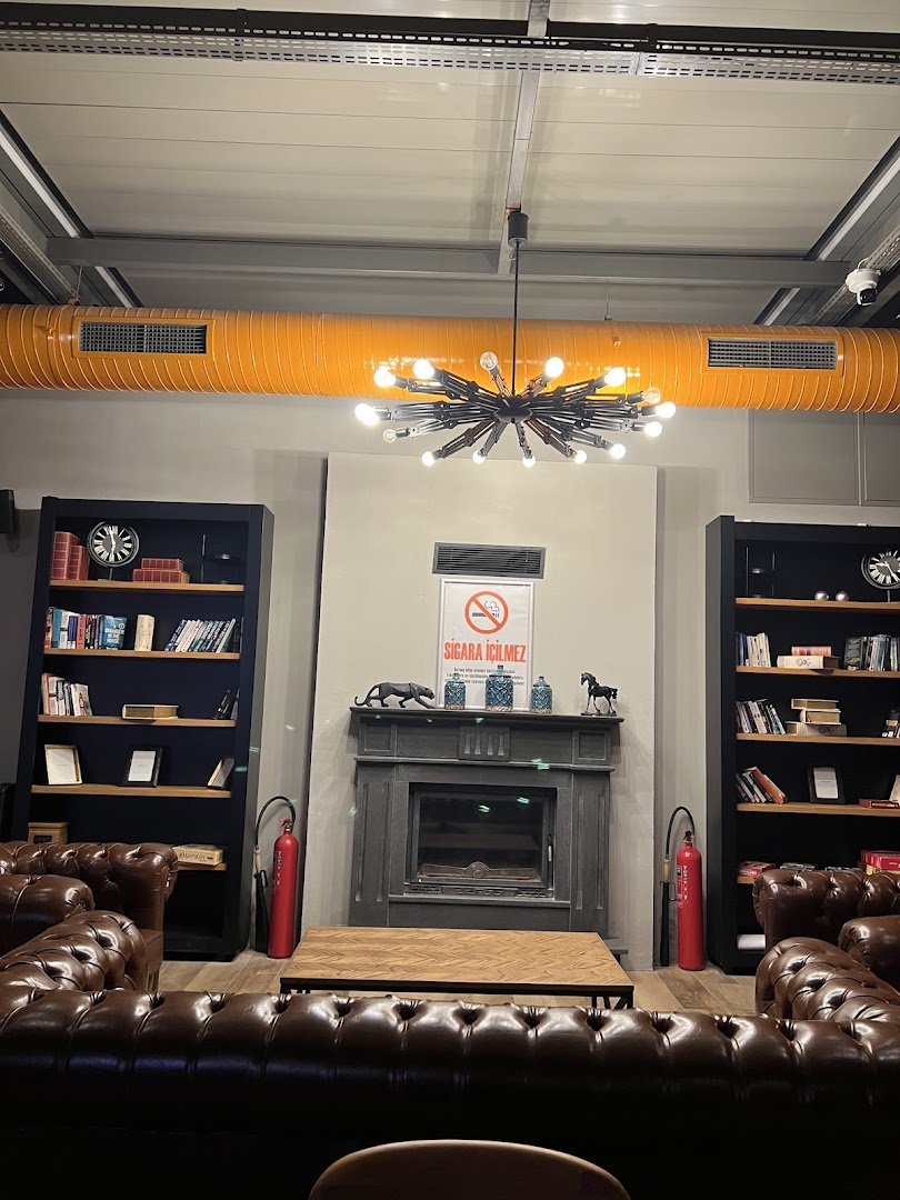 Gloria Jean's Coffees Marmaris Marina: inviting interior seating area