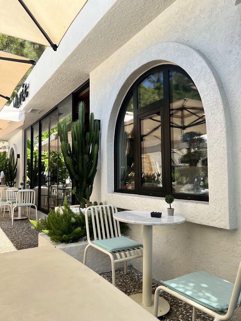 Maree Cafe: attractive and professional venue exterior