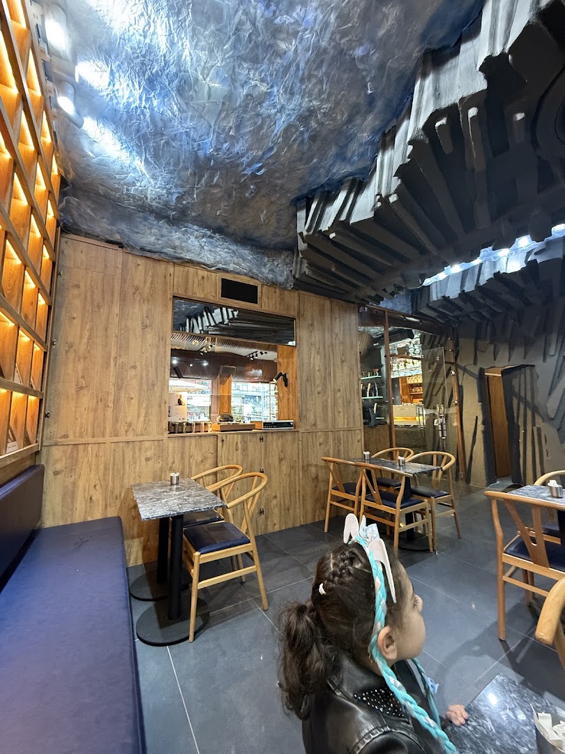Bardak's: clear view of venue interior