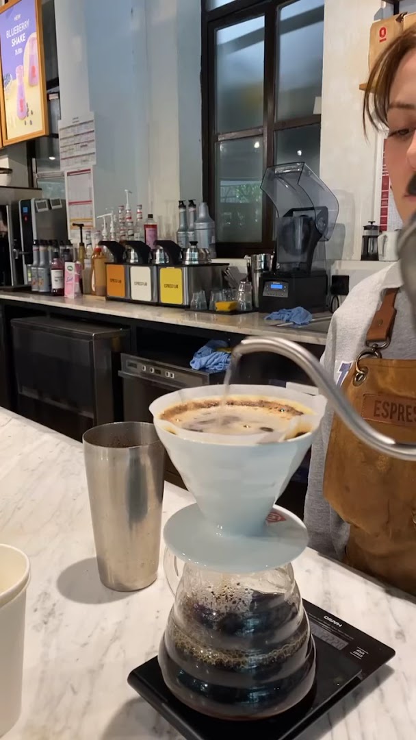 Espressolab: professional shot of coffee preparation