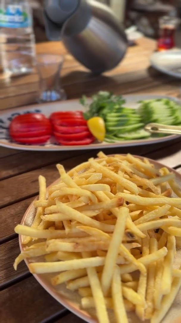 Terrace: appetizing food photography