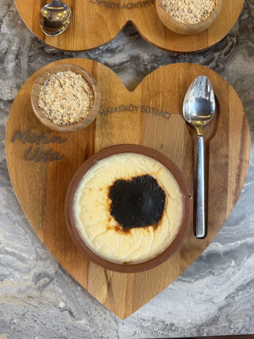 Uğur Usta Hamsiköy Sütlacı: appetizing, high-quality food photography