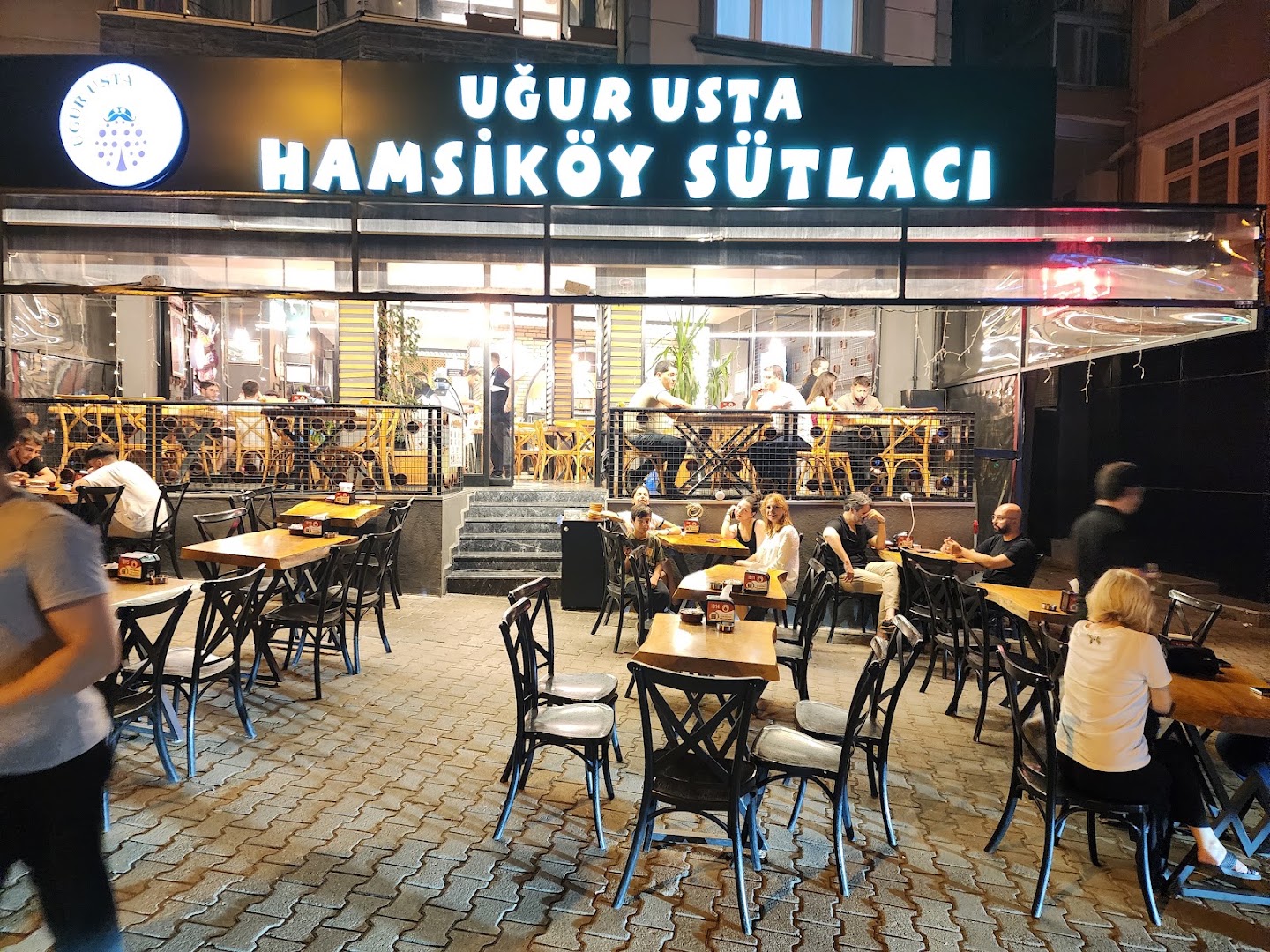 Uğur Usta Hamsiköy Sütlacı: clear, inviting exterior venue shot