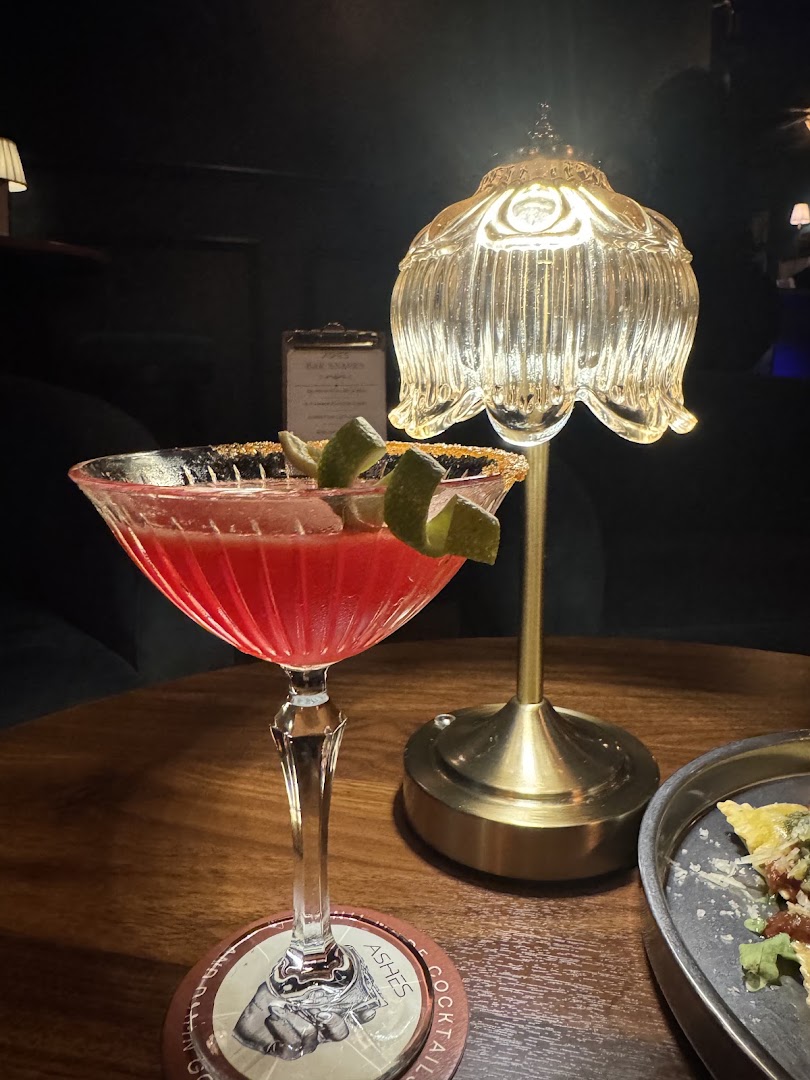 Ashes: high quality, atmospheric cocktail shot