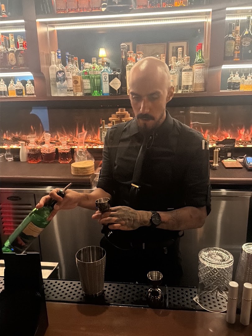 Ashes: professional photo of bartender working