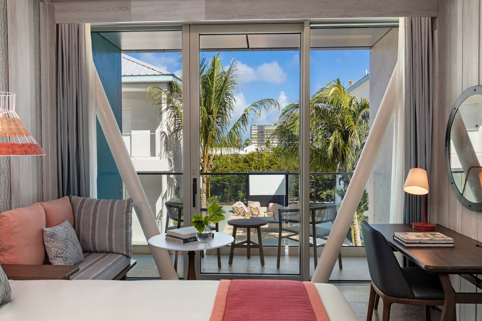 Hotel Indigo Turks & Caicos Grace Bay: high quality hotel room photo