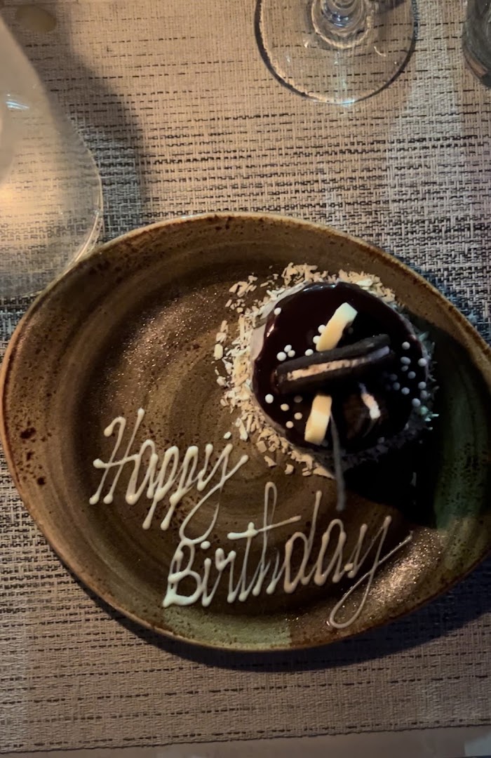 Infiniti Restaurant & Raw Bar: appetizing dessert presentation at venue